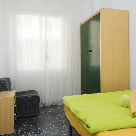 Apartment Arquitecto Alfaro 5 *